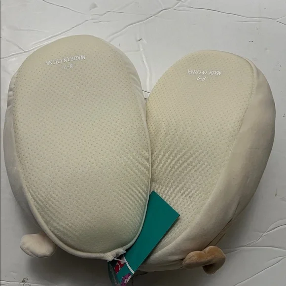 SQUISHMALLOWS UNISEX BROCK THE BULL DOG SLIPPERS SIZE 8-9 - Picture 3 of 7